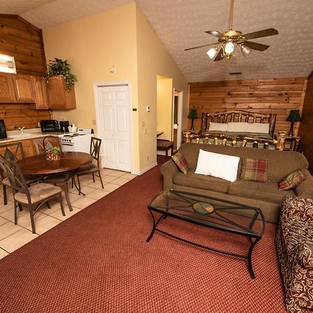Cabin Close To Parkway Rd With River View بيدجن فورج المظهر الخارجي الصورة