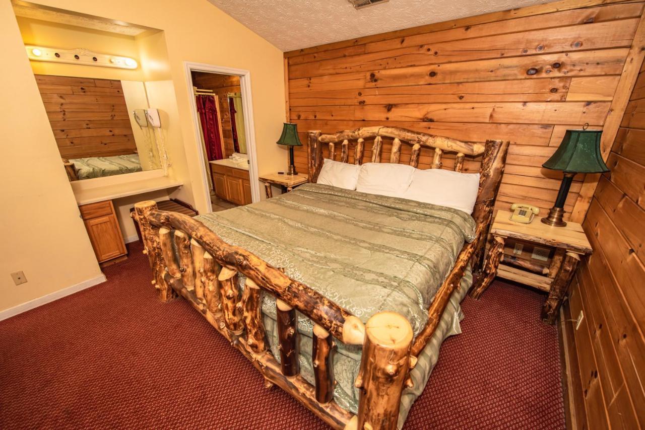 Cabin Close To Parkway Rd With River View بيدجن فورج المظهر الخارجي الصورة