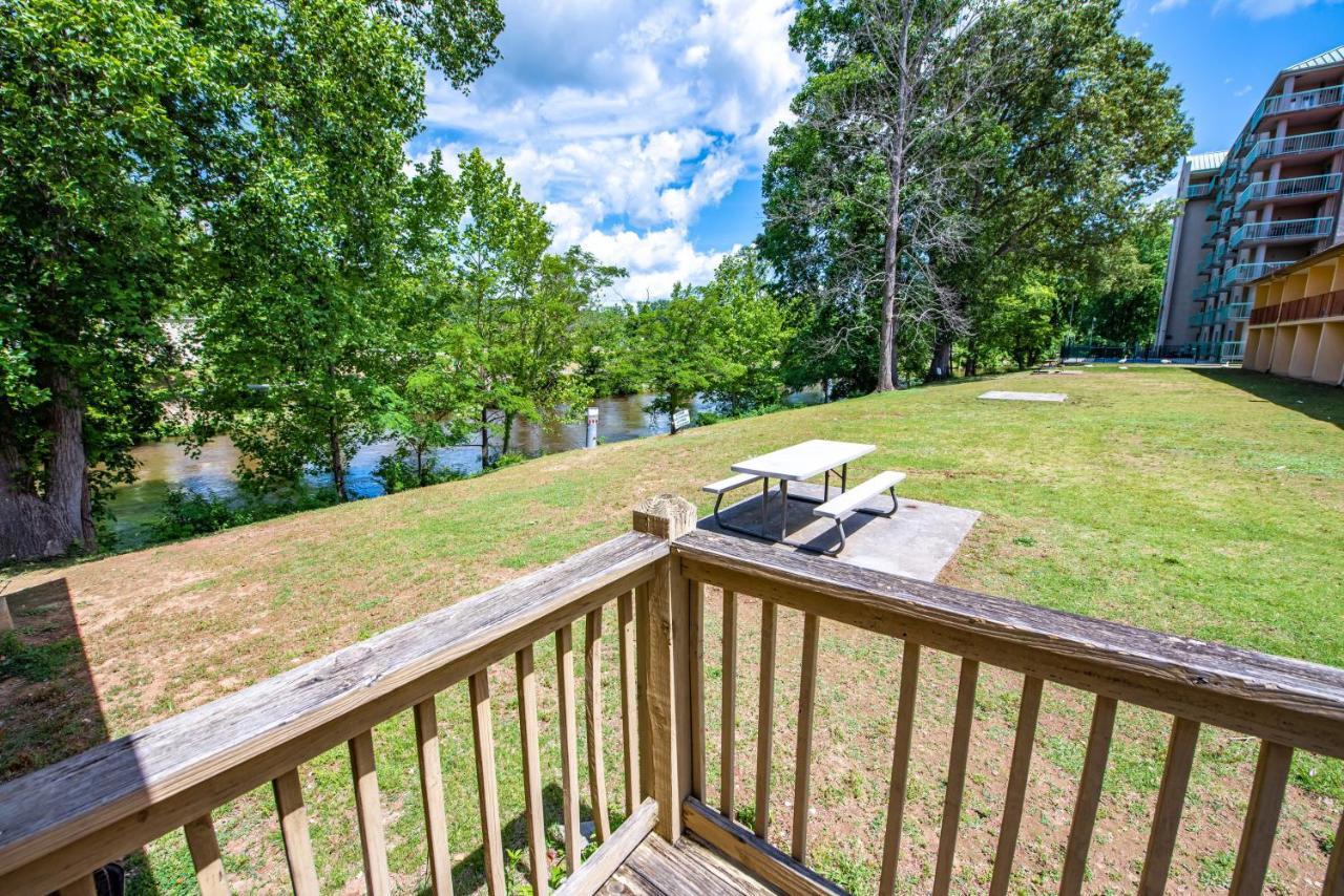 Cabin Close To Parkway Rd With River View بيدجن فورج المظهر الخارجي الصورة