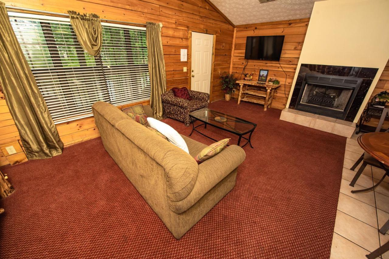 Cabin Close To Parkway Rd With River View بيدجن فورج المظهر الخارجي الصورة